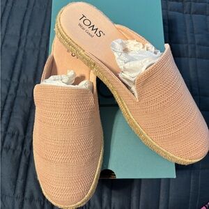 TOMS Women's Santiago Pale rose Mule